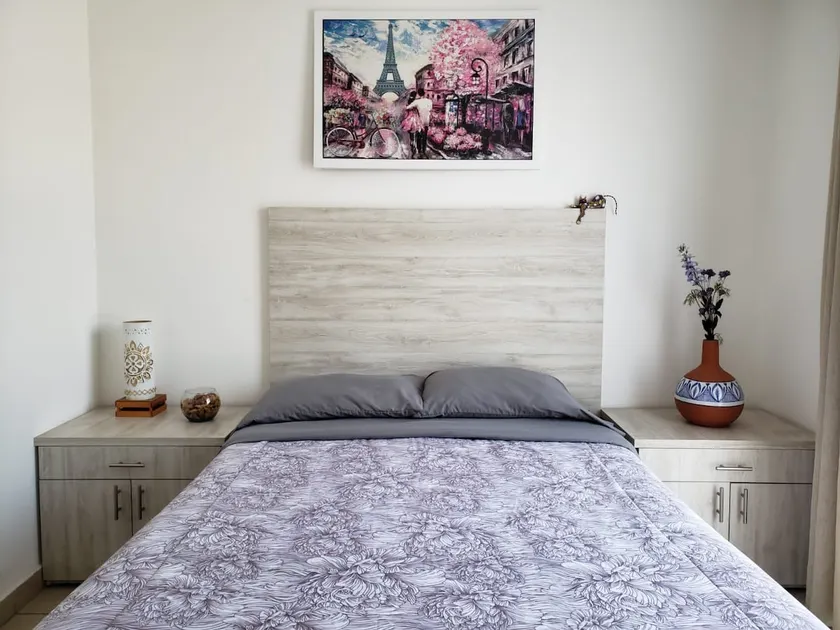 A beautiful apartment with free parking - Image 1
