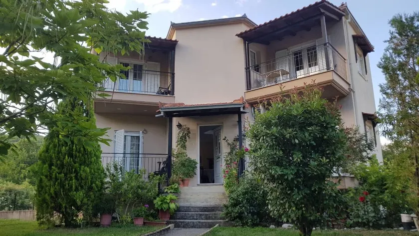Koulas House in Diava - Image 1