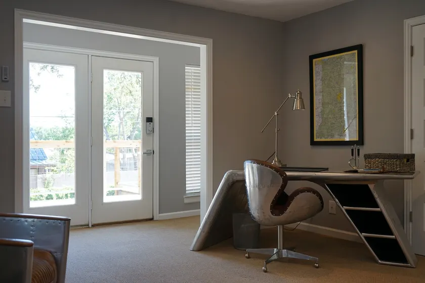 The Pilots Lounge - Image 1