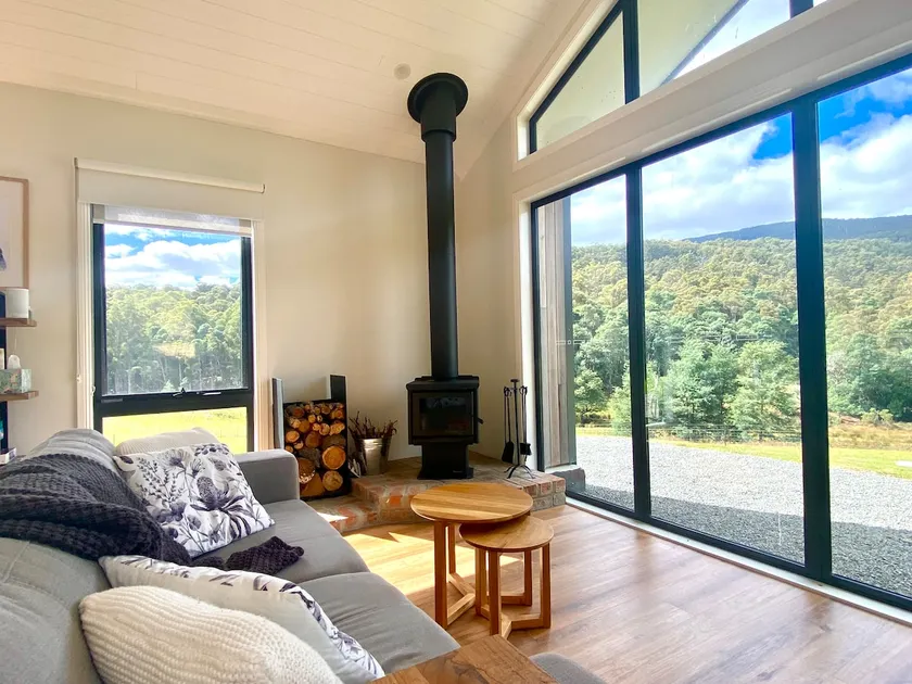 Relax and unwind at Three Paddocks and a Hill - Image 1