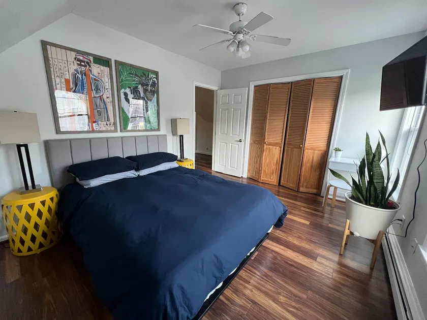 Convenient and chic private suite with 2 bedrooms! - Image 1