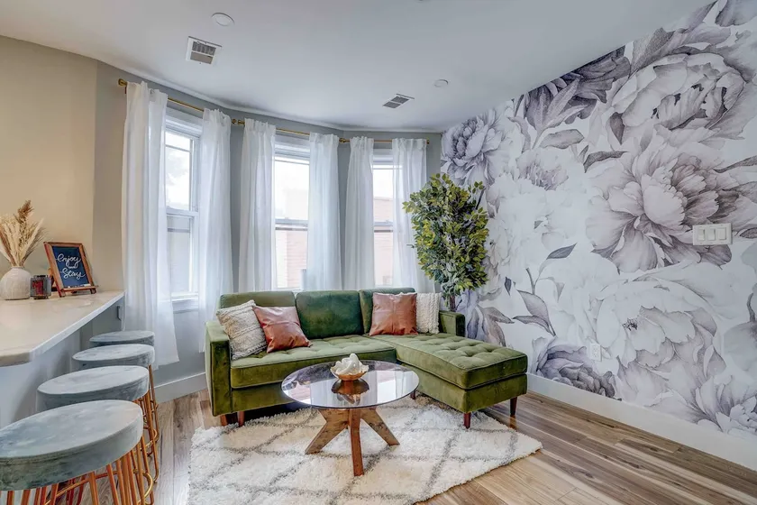 Ensuite King | 2Bed2Bath + Sunroom | Walk to PATH - Image 1