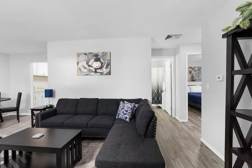 Relaxing 3 bed/ 2 living areas with TV's in rooms - Image 1