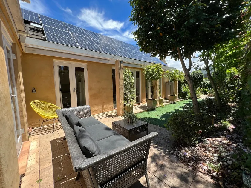 Charming Garden House in an Chatswood & Parking - Image 1