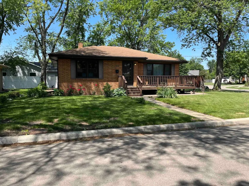 Newly Remodeled Bungalow near Starved Rock - Image 1