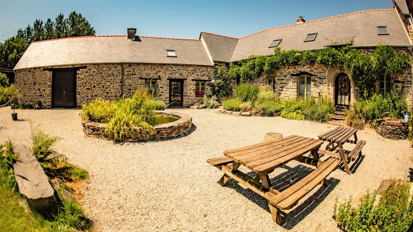 La Noisette - with Aircon -17th Century - sleeps 7 - Image 1