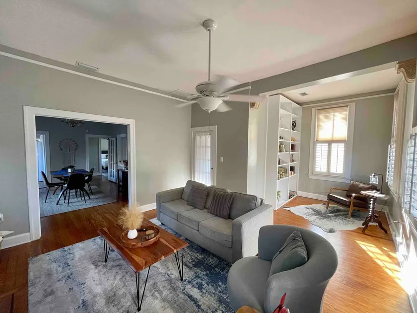 Charming space near dinning, parks, entertainment - Image 1