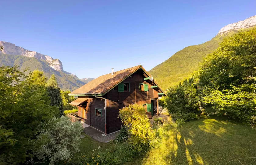 ⁂ Chalet Alizée · Nature, lake and mountains ⁂ - Image 1