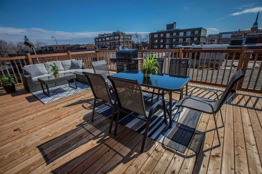 Spacious 4BRs/2Baths with private parking and patio! - Image 1