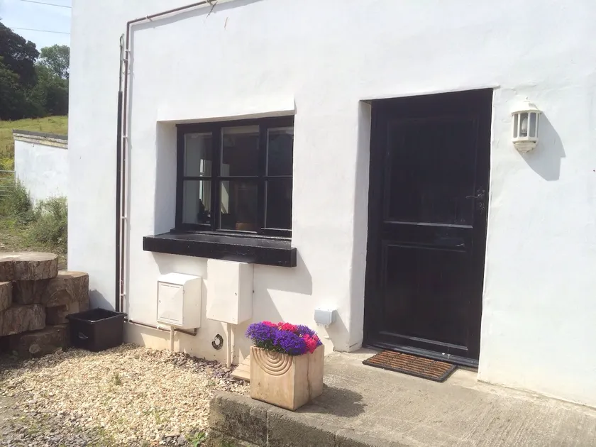 Laston mews - Image 1