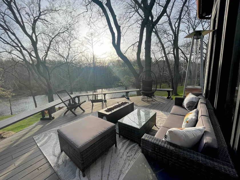 THE RIVERHOUSE-RIVERFRONT. 3 minutes to Bridge Park, Columbus Zoo - Image 1