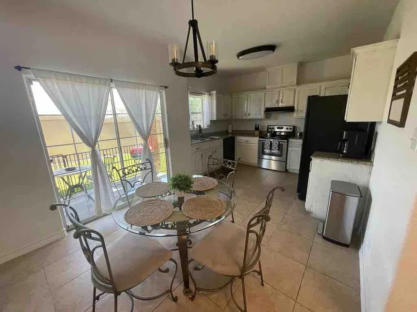 North Laredo Beautiful and Quiet Condo with Pool - Image 1