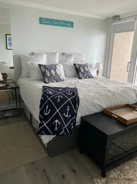 Beach Lovers Landing One Bdrm On Daytona Beach - Image 1