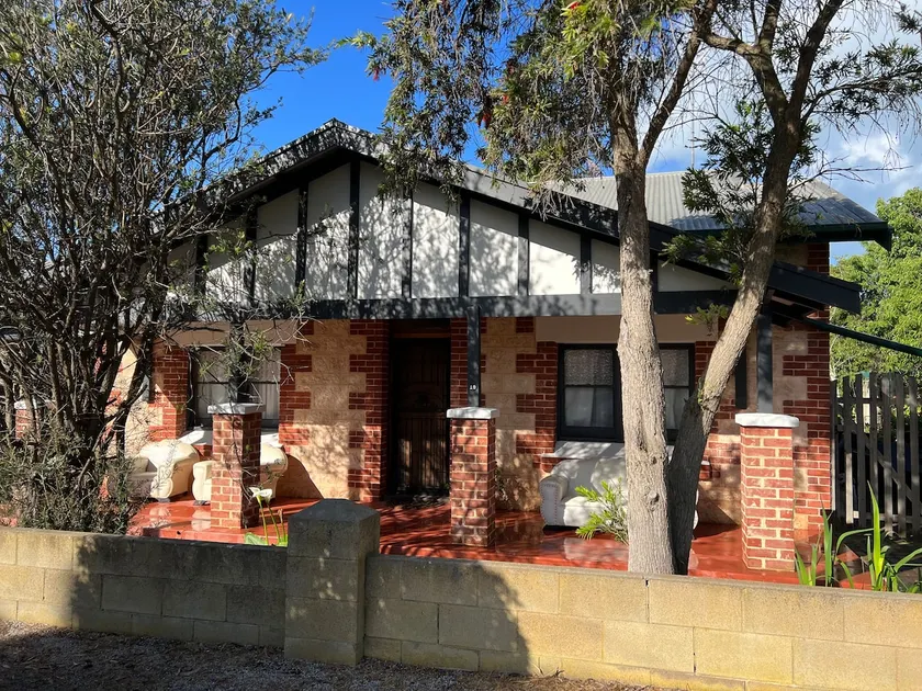 Mohill Cottage 1800's Heart of PortElliot SA - Image 1
