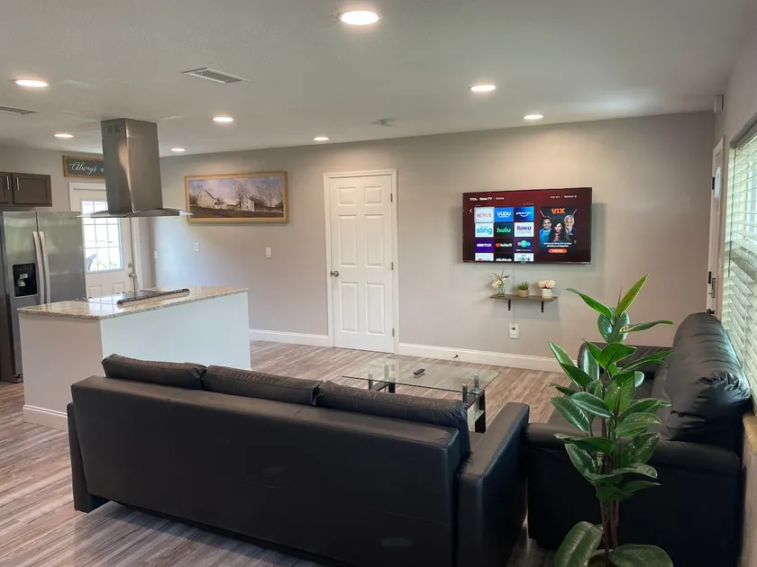 Renovated;Pergola;Firepit;GasGrill;4TV;Netflix;HBO - Image 1