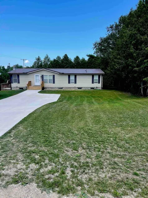 Greg and Diane’s River retreat - Image 1