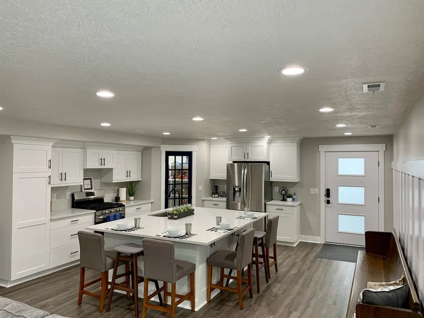 Location, comfort and cleanliness.<br>Whole basement 1600-plus square feet. - Image 1