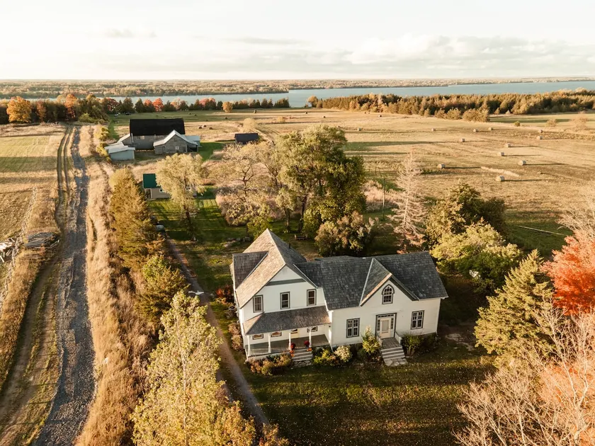 Beautiful 7BR Country Farmhouse with Yoga Studio - Image 1