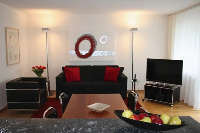 Executive 2 BD flat in city center - Hösch 1 - Image 1