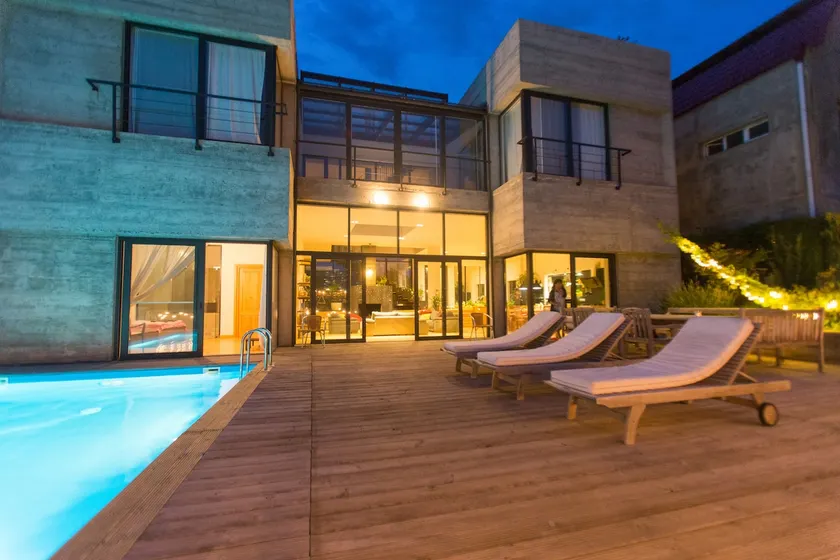 Modern Villa with Heated Pool & Garden - Image 1
