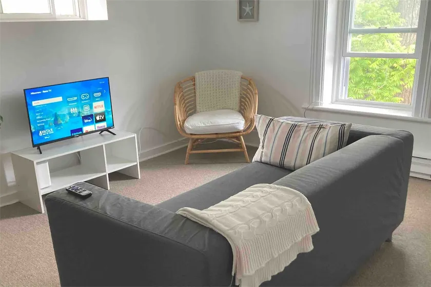 Charming 2-bedroom home in Kincardine's downtown - Image 1