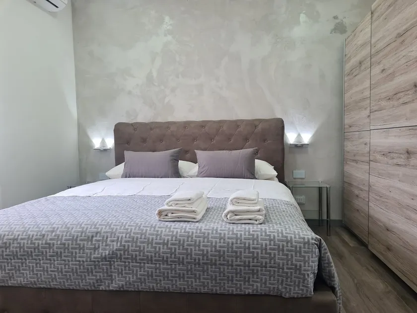 Complete and finely renovated mini apartment - Image 1