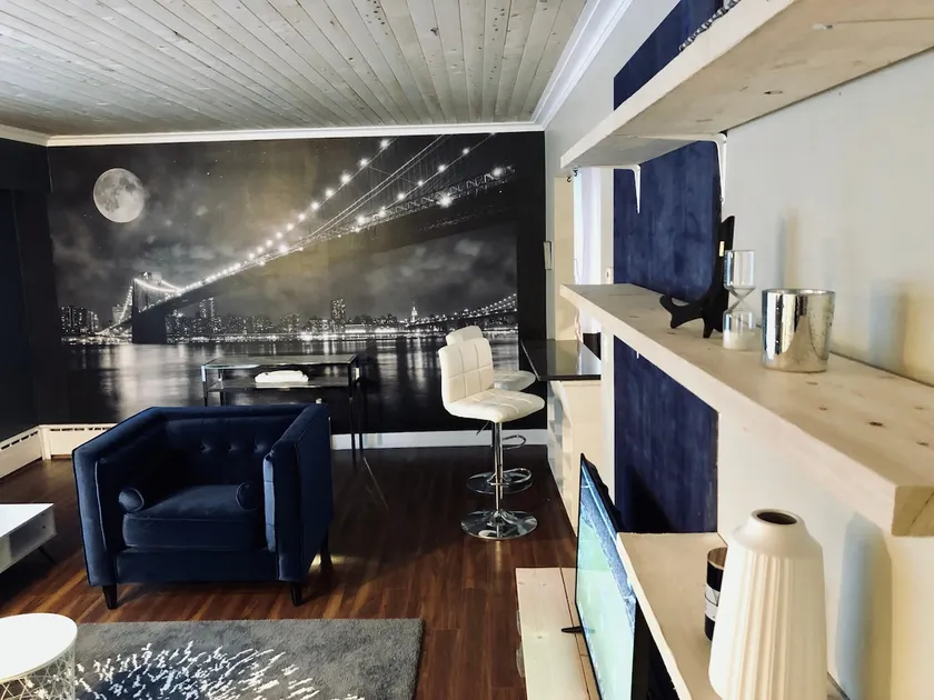 Urban Chic Guest Retreat- 1100sqft 3Bdr - Image 1