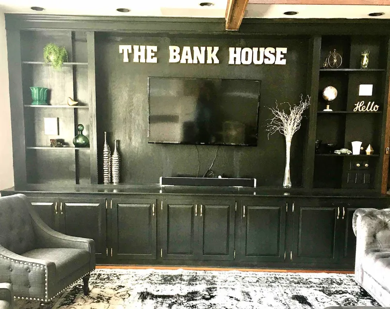 The Bank House - Image 1