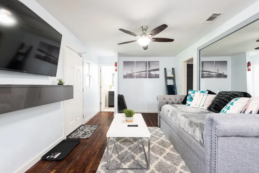 THE WALNUT COMFORT DUPLEX - Image 1