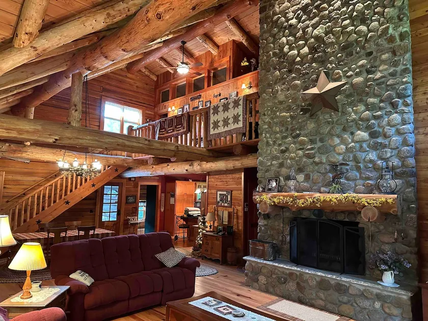 Wolf Run Cabin - Image 1