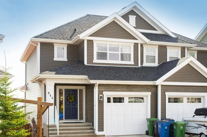 Modern & Bright - Cochrane Home with a View - Image 1