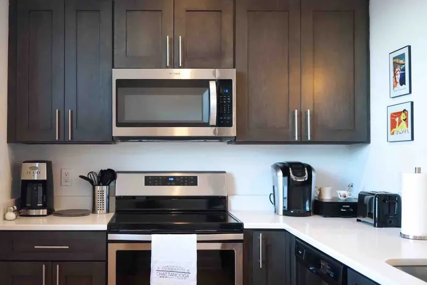 Modern Apartment in Heart of Charming St. Elmo - Image 1