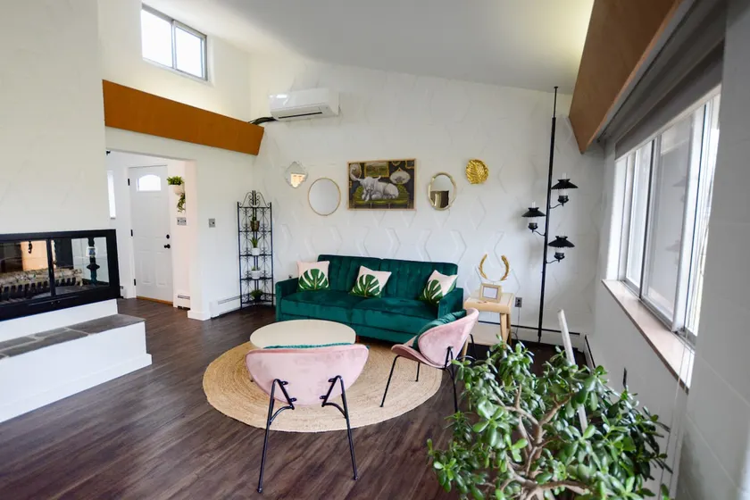 Artesian House | Quiet Country Ranch Near Town - Image 1