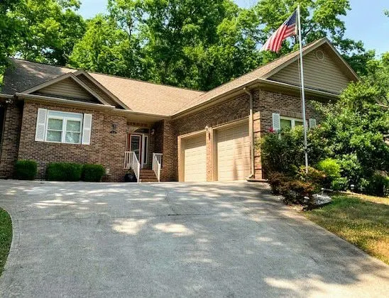 Private Retreat at Tellico Lake - Image 1