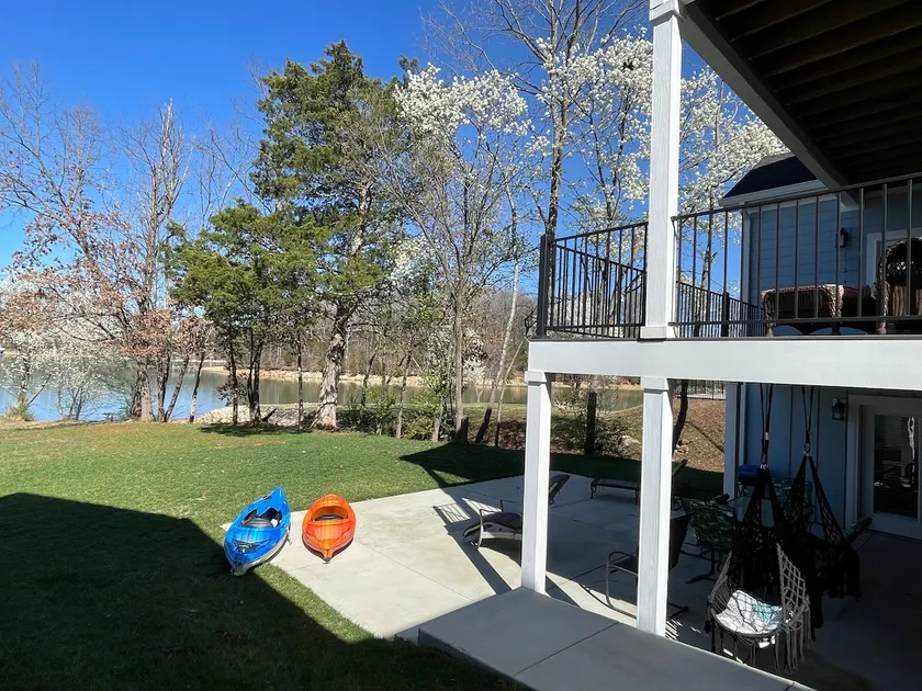 Luxurious New Build LakeHouse Tim’s Ford 4BR4Bath - Image 1