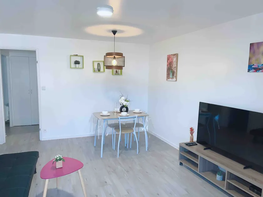 Apt 67m2 hyper centre: 2 chambres, cuisine TV wifi - Image 1