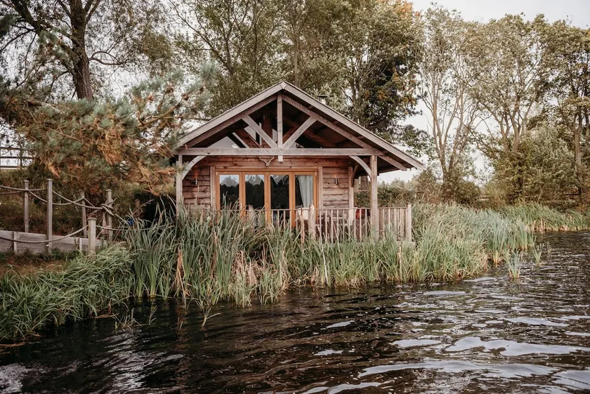 Broomlands Boathouse - Image 1