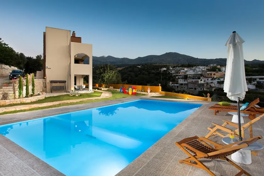 Luxury Villa Rosso Karrubo with enormous pool! - Image 1