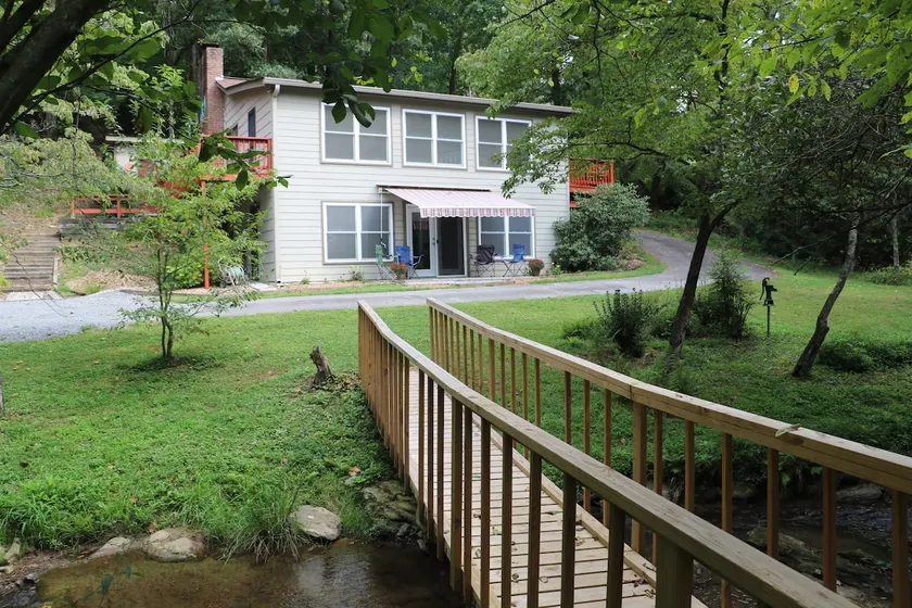 Sellers Creek House in Young Harris GA - Image 1