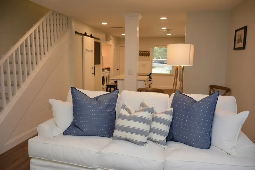 Single Story Freshly Renovated Townhouse Adjacent Haile Village Stocked Kitchen  - Image 1