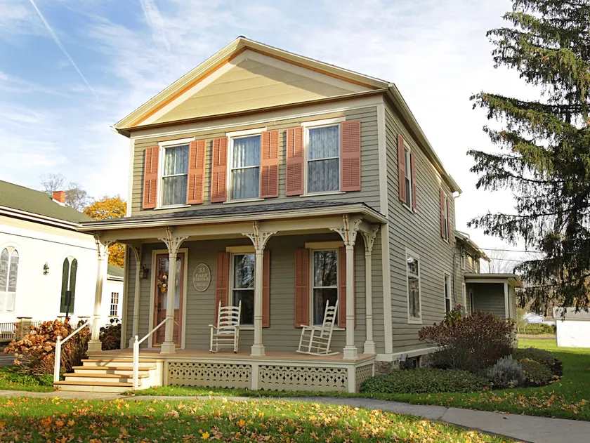 Luxe Apt. on Historic Circle in Downtown Angelica - Image 1