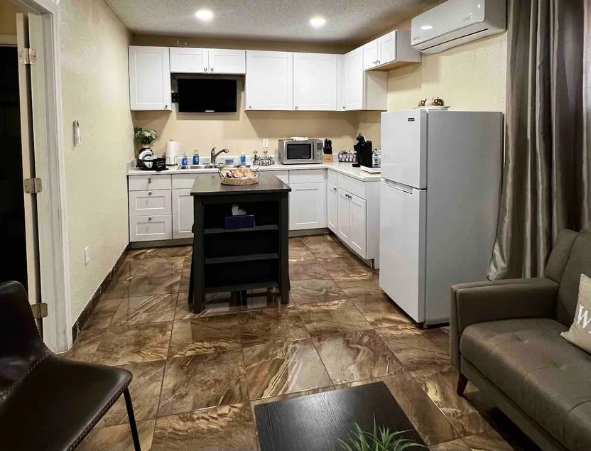Private 1-bd, 10 min from the strip 5 mins airport - Image 1