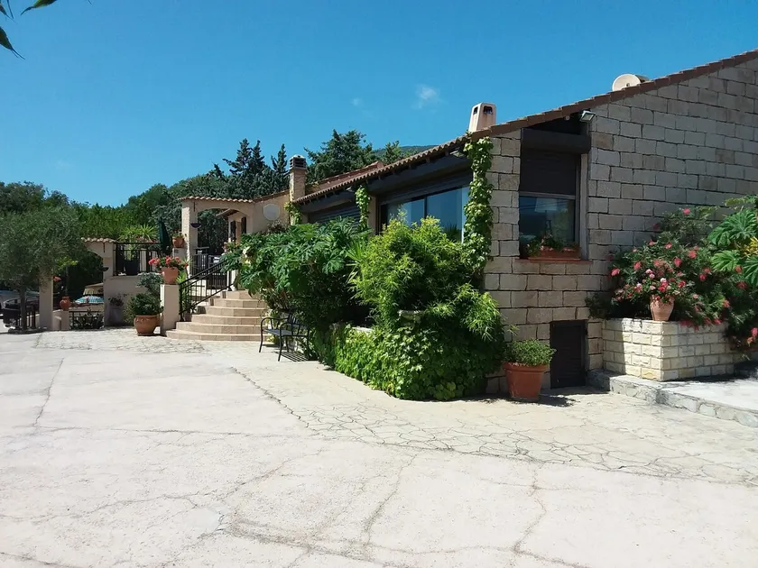 Beautiful villa in Propriano - Image 1