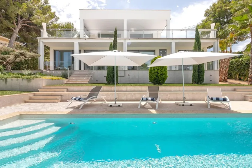 Modern exclusive Villa with Pool and Mountain View - Image 1