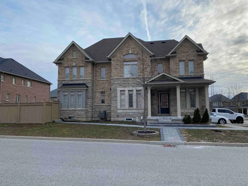 Spacious 5BR Home for Families & Business Travelers - Image 1
