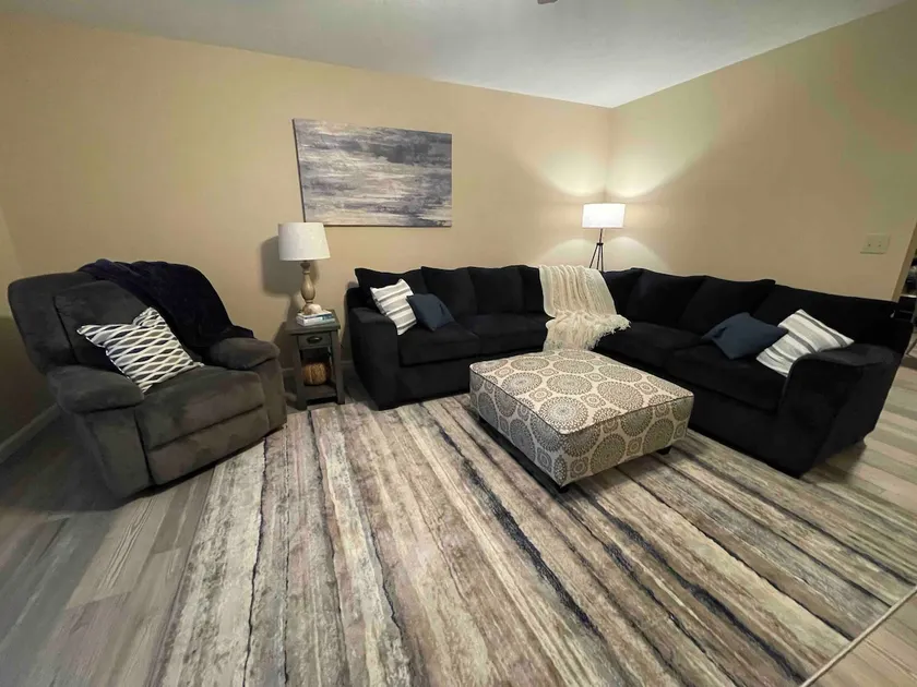 Coastal Dreamin' near I-57, quiet community! - Image 1