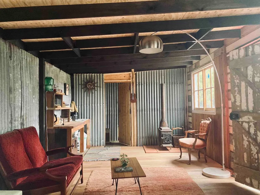Hobart Hills Homespun Cabin - Image 1