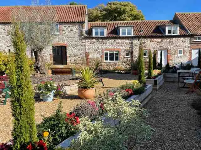The Granary, Sewerby, Sleeps 5, Wi-Fi & Parking - Image 1
