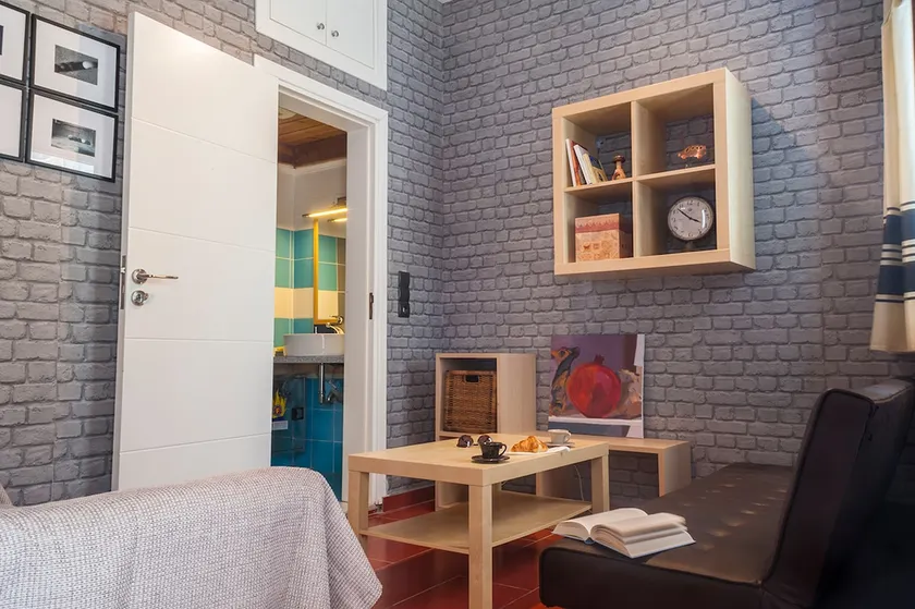Cozy double storey house1 downtown! - Image 1