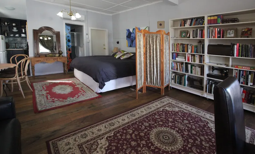 Wallace Lodge - quality accommodation in Braidwood - Image 1